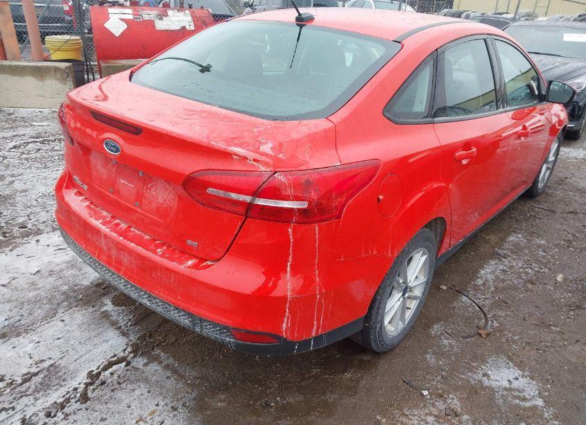 Photo 4 of 2017 Ford Focus SE (VIN 1FADP3F2XHL224948)