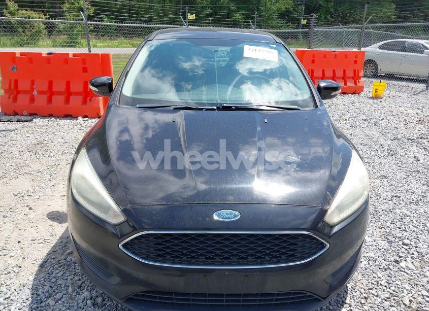 Photo 6 of 2017 Ford Focus SE (VIN 1FADP3F2XHL243371)