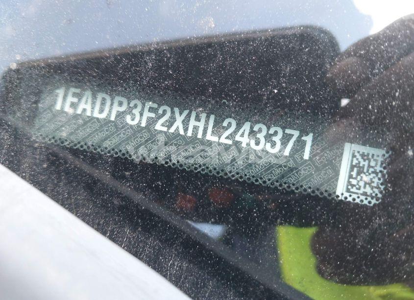 Photo 9 of 2017 Ford Focus SE (VIN 1FADP3F2XHL243371)