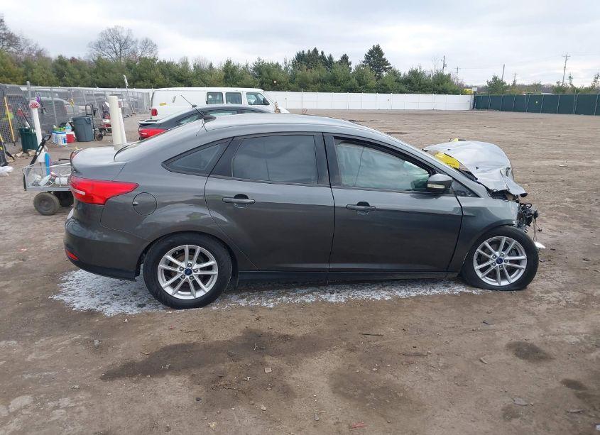 Photo 13 of 2017 Ford Focus SE (VIN 1FADP3F2XHL255648)