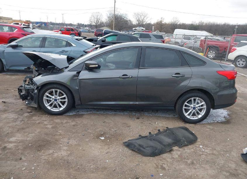 Photo 14 of 2017 Ford Focus SE (VIN 1FADP3F2XHL255648)