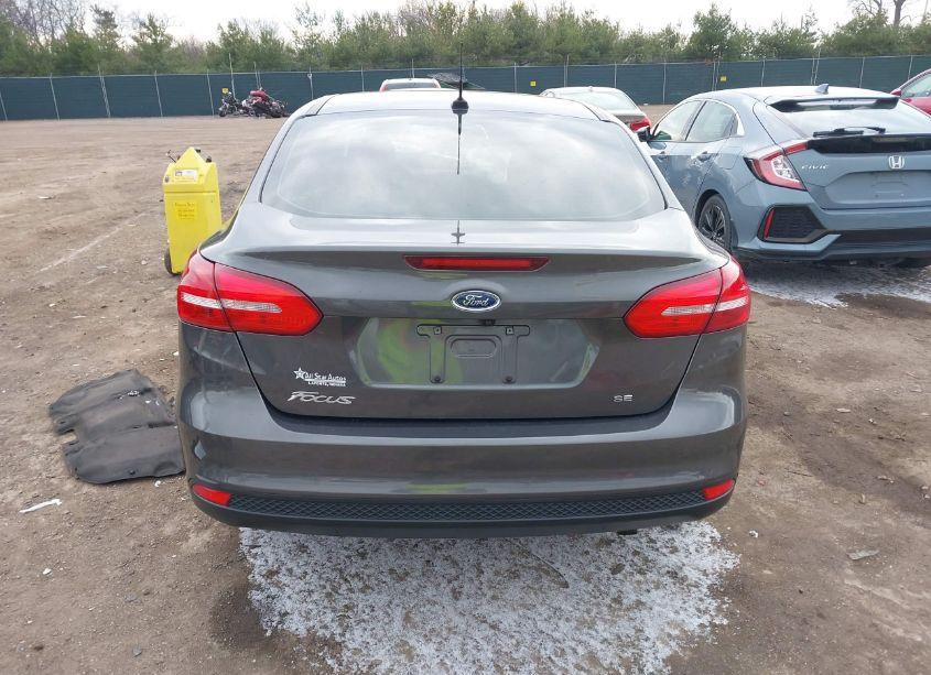 Photo 16 of 2017 Ford Focus SE (VIN 1FADP3F2XHL255648)