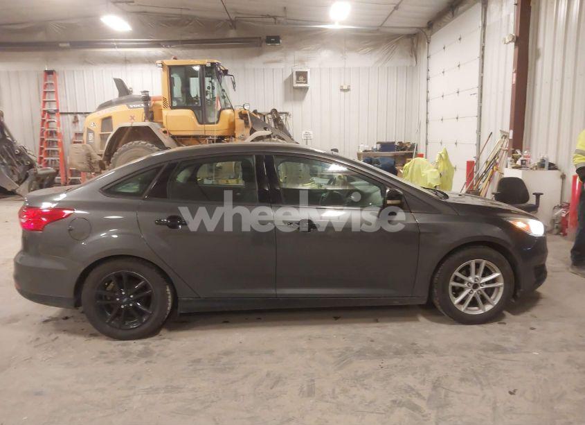 Photo 13 of 2017 Ford Focus SE (VIN 1FADP3F2XHL283675)