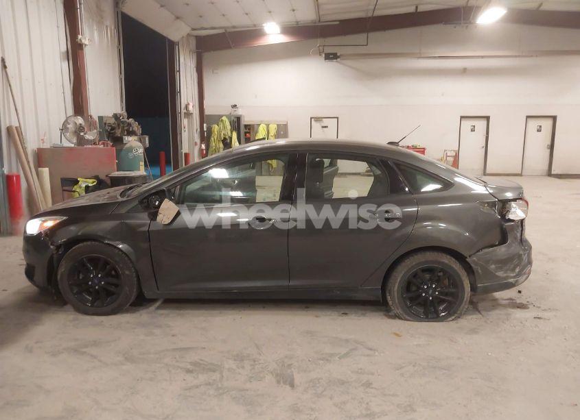 Photo 14 of 2017 Ford Focus SE (VIN 1FADP3F2XHL283675)