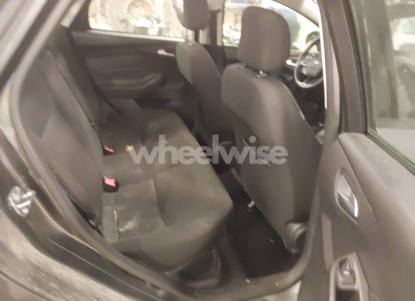 Photo 8 of 2017 Ford Focus SE (VIN 1FADP3F2XHL283675)