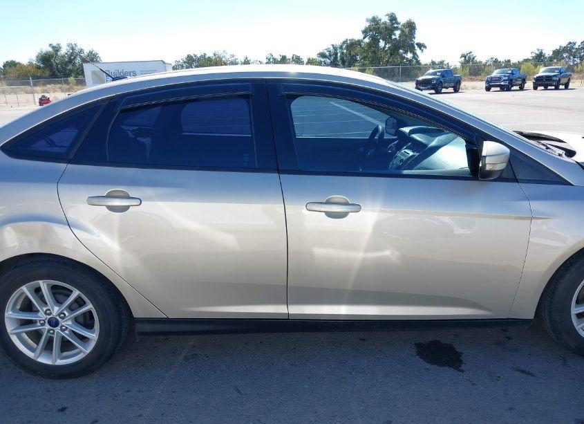 Photo 14 of 2017 Ford Focus SE (VIN 1FADP3F2XHL318831)