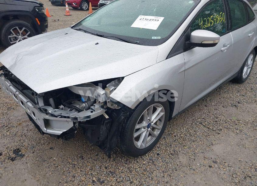 Photo 13 of 2017 Ford Focus SE (VIN 1FADP3F2XHL320241)