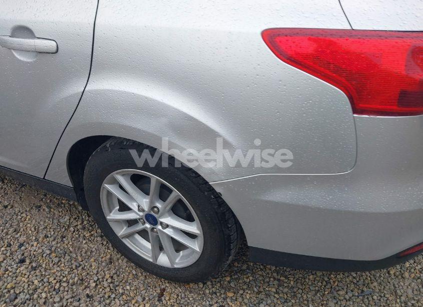 Photo 15 of 2017 Ford Focus SE (VIN 1FADP3F2XHL320241)