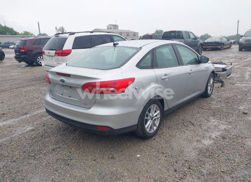 Photo 4 of 2017 Ford Focus SE (VIN 1FADP3F2XHL320241)