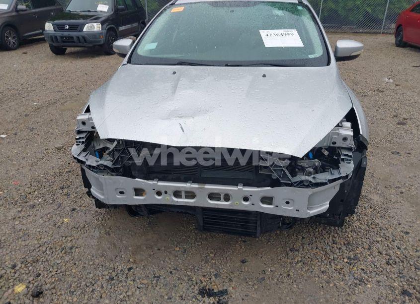 Photo 6 of 2017 Ford Focus SE (VIN 1FADP3F2XHL320241)