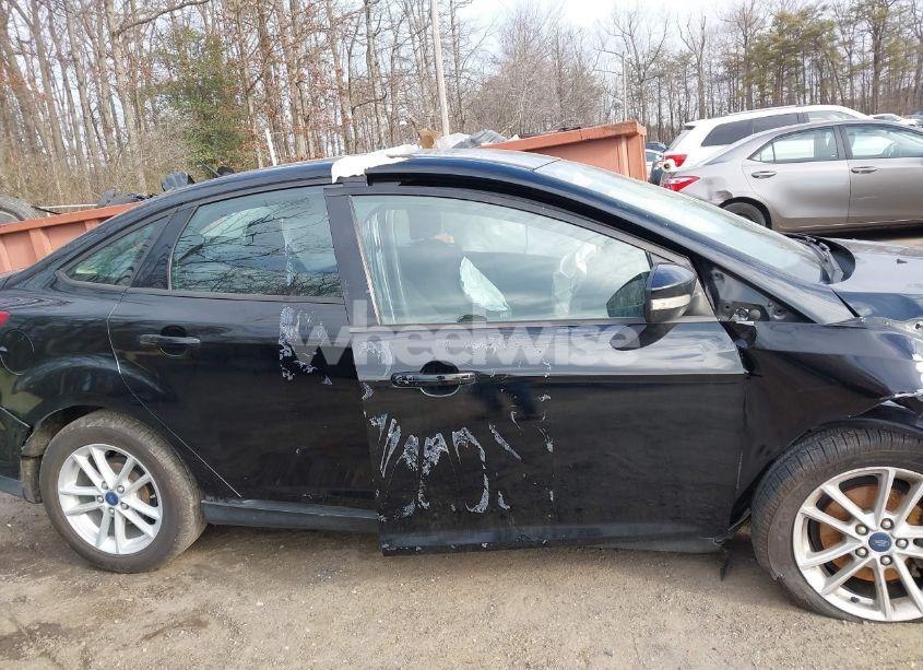 Photo 13 of 2017 Ford Focus SE (VIN 1FADP3F2XHL321700)