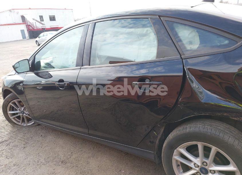 Photo 14 of 2017 Ford Focus SE (VIN 1FADP3F2XHL321700)