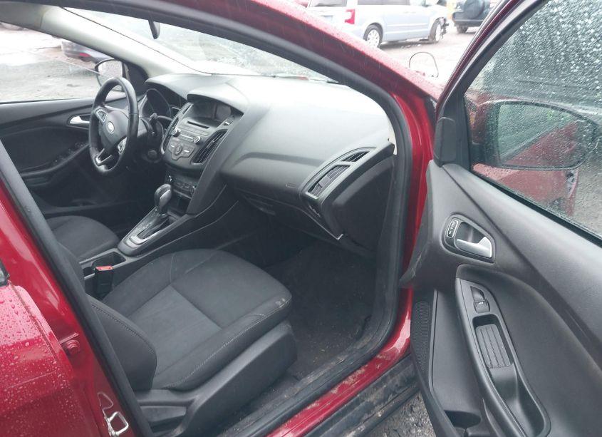 Photo 5 of 2017 Ford Focus SE (VIN 1FADP3F2XHL321891)