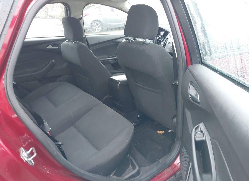 Photo 8 of 2017 Ford Focus SE (VIN 1FADP3F2XHL321891)