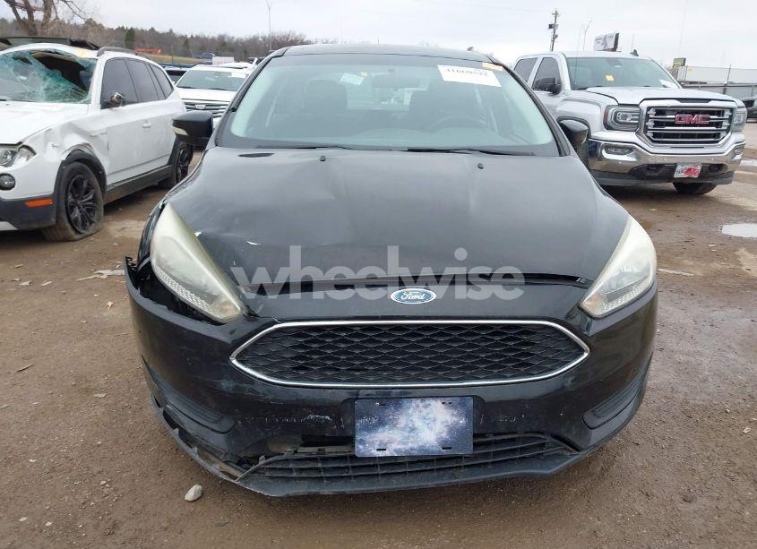 Photo 12 of 2017 Ford Focus SE (VIN 1FADP3F2XHL332650)