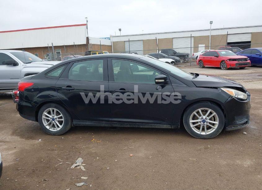 Photo 13 of 2017 Ford Focus SE (VIN 1FADP3F2XHL332650)