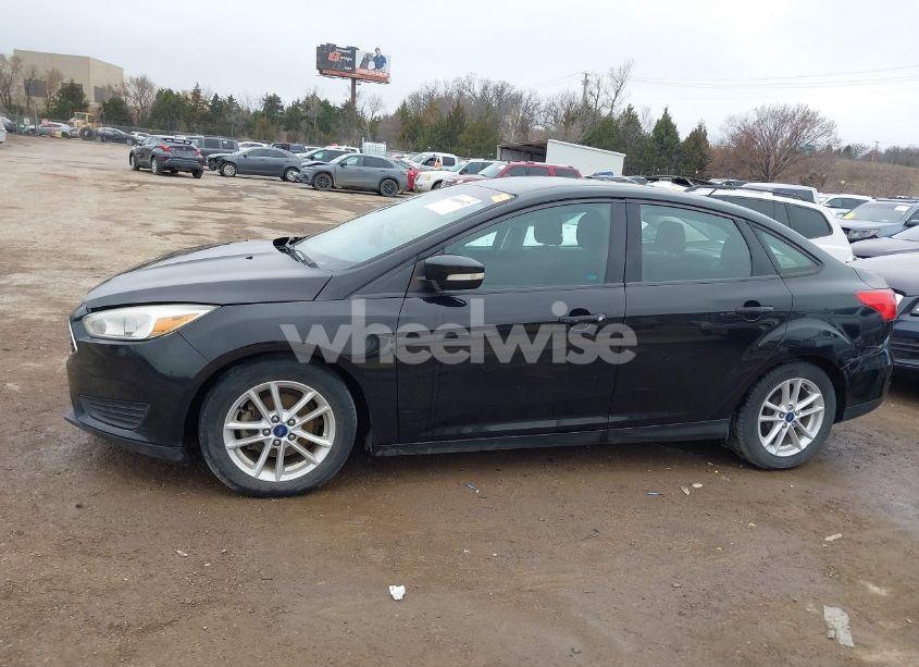 Photo 14 of 2017 Ford Focus SE (VIN 1FADP3F2XHL332650)
