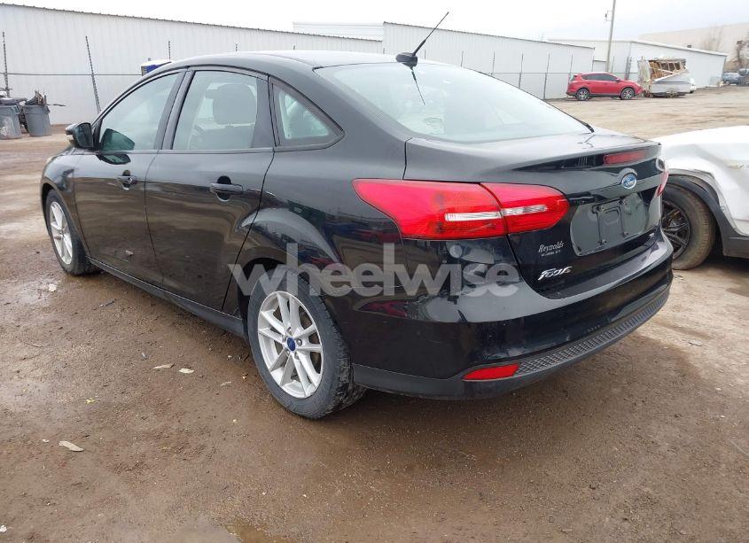 Photo 3 of 2017 Ford Focus SE (VIN 1FADP3F2XHL332650)