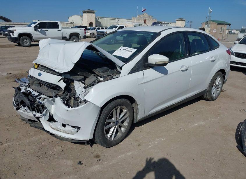 Photo 2 of 2017 Ford Focus SE (VIN 1FADP3F2XHL347388)