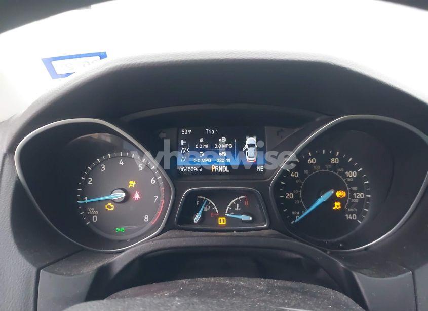 Photo 7 of 2018 Ford Focus SE (VIN 1FADP3F2XJL204043)