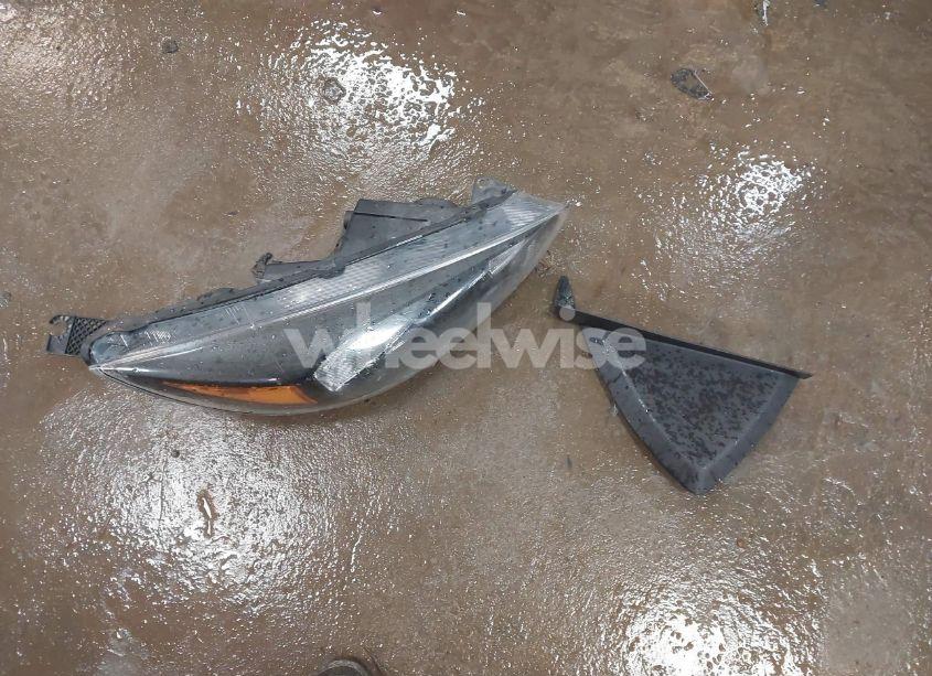 Photo 12 of 2018 Ford Focus SE (VIN 1FADP3F2XJL224745)