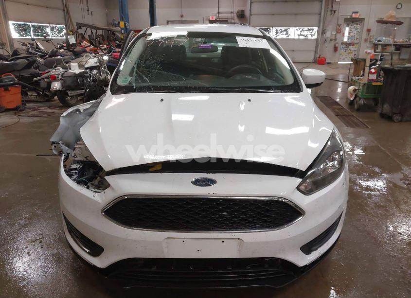Photo 13 of 2018 Ford Focus SE (VIN 1FADP3F2XJL224745)