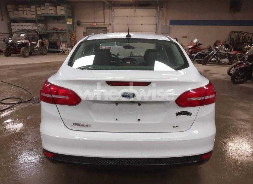 Photo 17 of 2018 Ford Focus SE (VIN 1FADP3F2XJL224745)