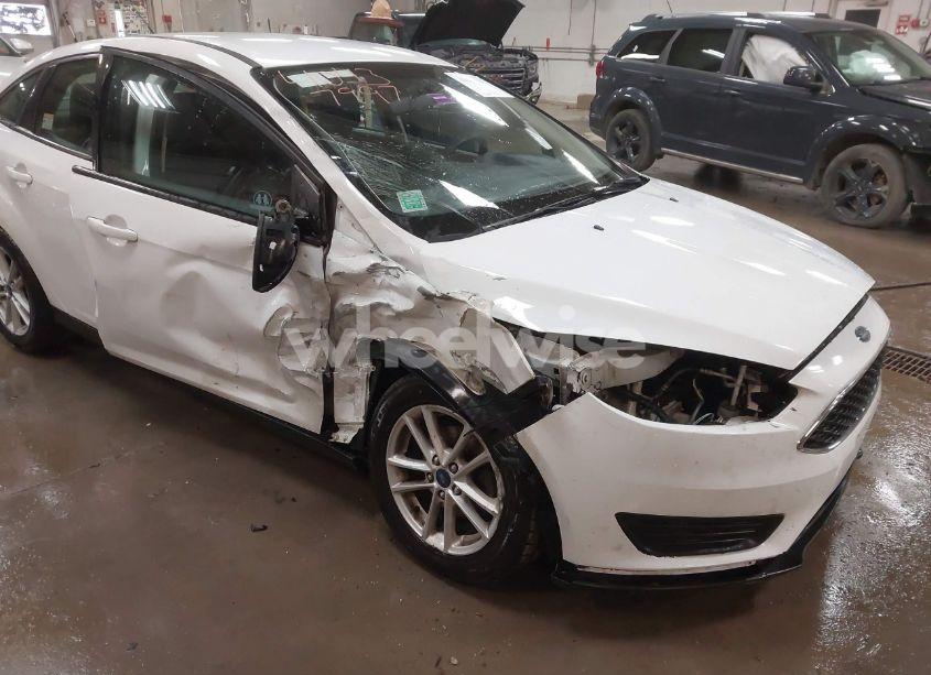 Photo 6 of 2018 Ford Focus SE (VIN 1FADP3F2XJL224745)