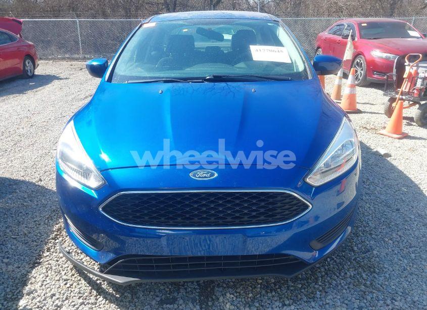 Photo 12 of 2018 Ford Focus SE (VIN 1FADP3F2XJL228553)