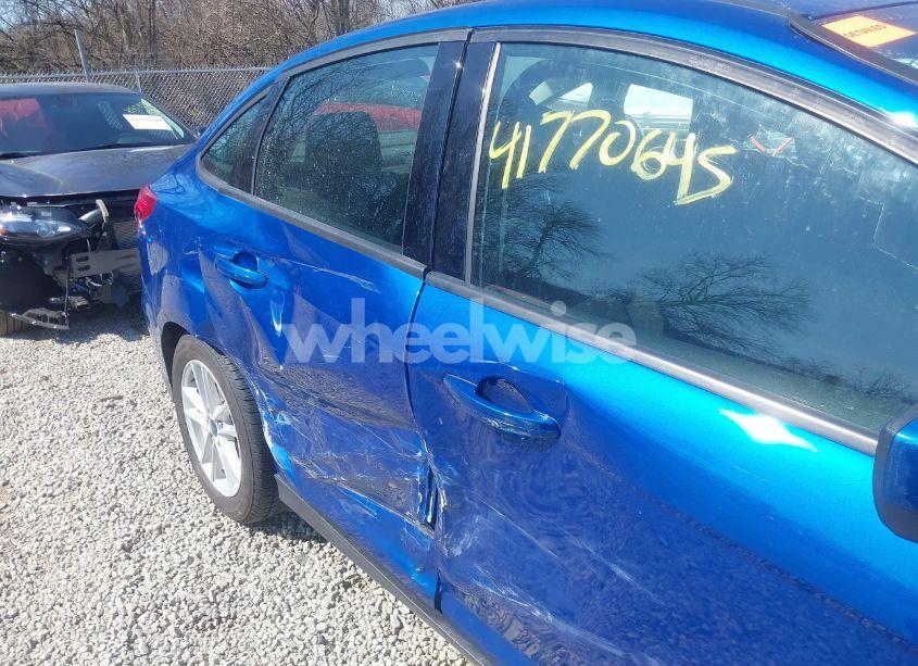 Photo 18 of 2018 Ford Focus SE (VIN 1FADP3F2XJL228553)