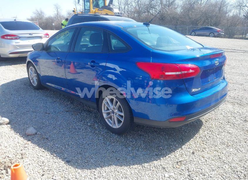 Photo 3 of 2018 Ford Focus SE (VIN 1FADP3F2XJL228553)