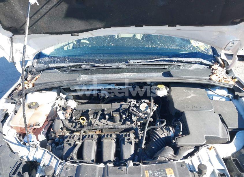 Photo 10 of 2018 Ford Focus SE (VIN 1FADP3F2XJL253047)