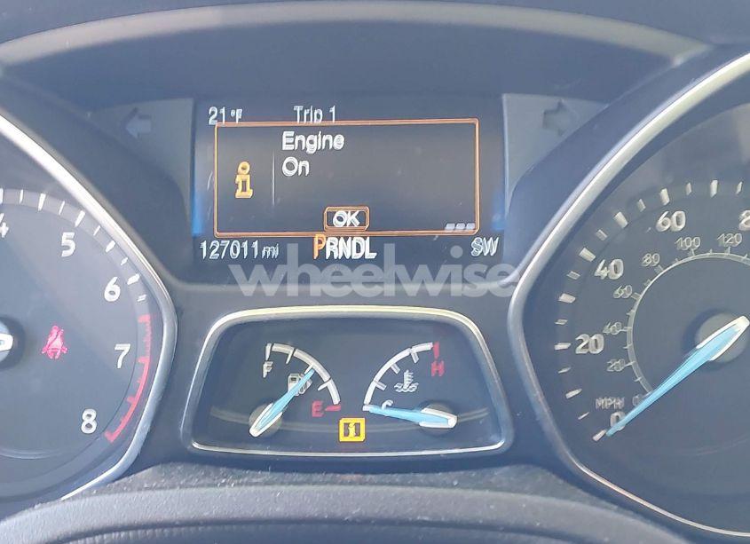 Photo 15 of 2018 Ford Focus SE (VIN 1FADP3F2XJL253047)