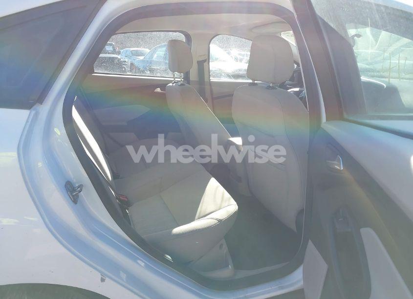 Photo 8 of 2018 Ford Focus SE (VIN 1FADP3F2XJL253047)