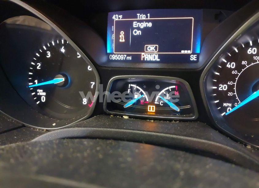 Photo 7 of 2018 Ford Focus SE (VIN 1FADP3F2XJL276053)