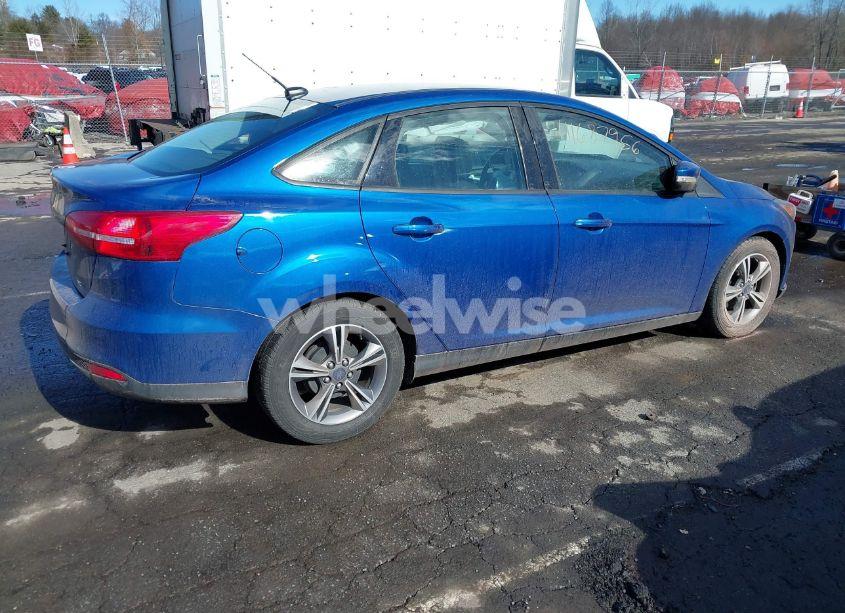 Photo 13 of 2018 Ford Focus SE (VIN 1FADP3F2XJL290888)