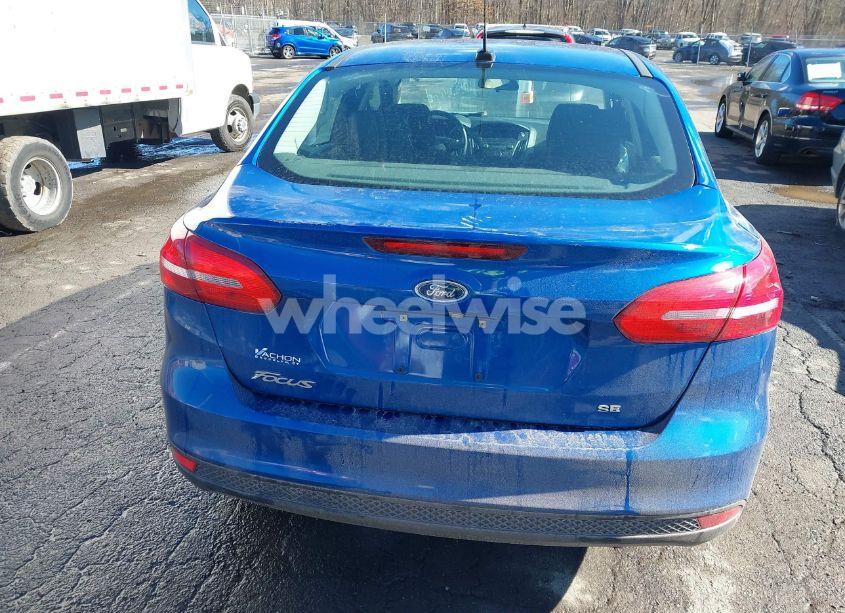 Photo 16 of 2018 Ford Focus SE (VIN 1FADP3F2XJL290888)