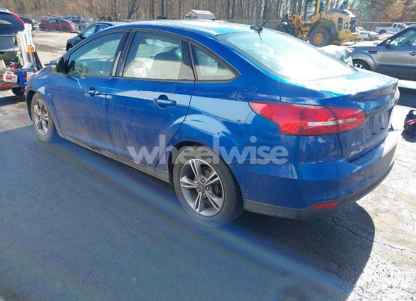 Photo 3 of 2018 Ford Focus SE (VIN 1FADP3F2XJL290888)