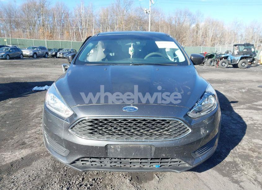 Photo 12 of 2018 Ford Focus SE (VIN 1FADP3F2XJL295508)