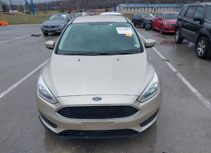 Photo 12 of 2018 Ford Focus SE (VIN 1FADP3F2XJL319242)