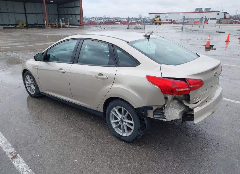 Photo 3 of 2018 Ford Focus SE (VIN 1FADP3F2XJL319242)