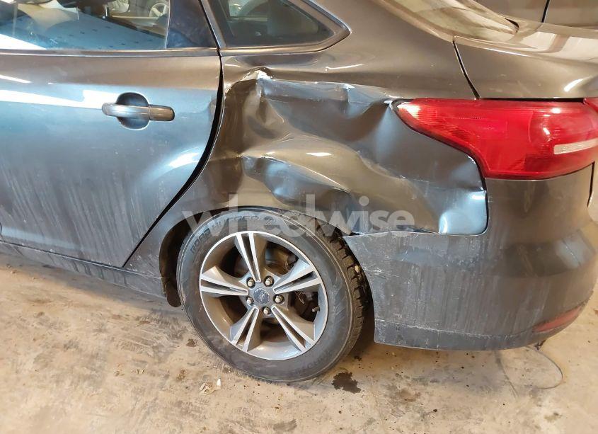 Photo 6 of 2017 Ford Focus SE (VIN 1FADP3FE0HL297028)