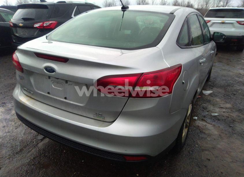 Photo 4 of 2017 Ford Focus SE (VIN 1FADP3FE0HL297434)