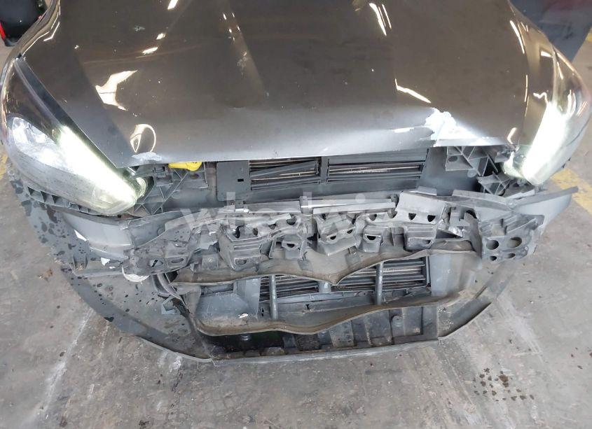 Photo 20 of 2018 Ford Focus SE (VIN 1FADP3FE0JL271437)