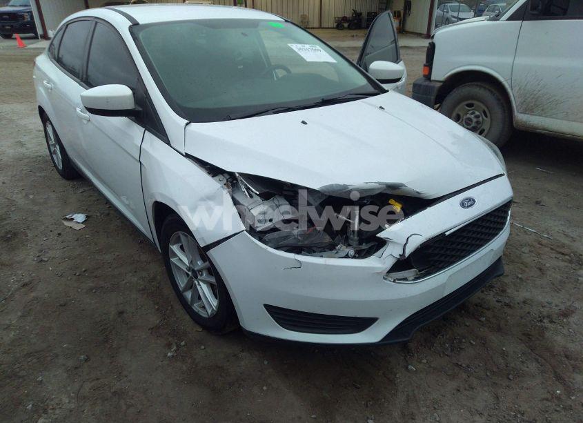 Photo 6 of 2018 Ford Focus SE (VIN 1FADP3FE0JL307255)