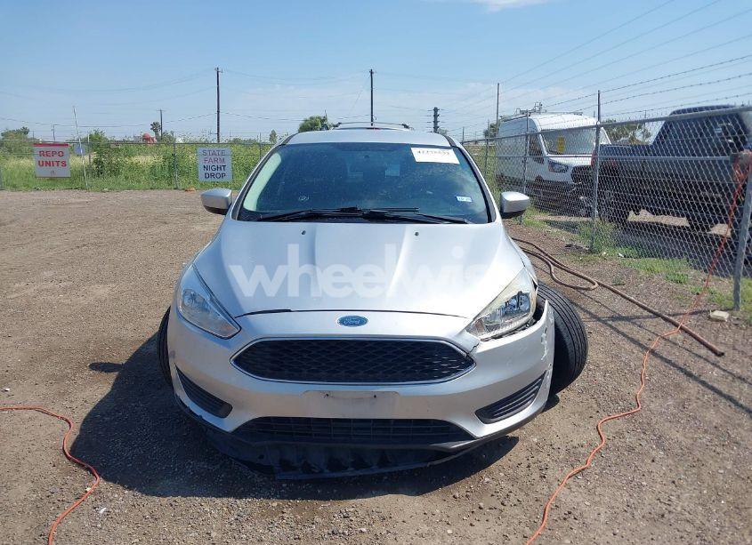 Photo 12 of 2018 Ford Focus SE (VIN 1FADP3FE0JL321530)