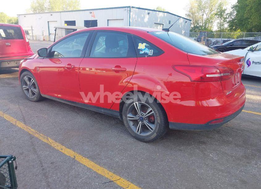 Photo 3 of 2016 Ford Focus SE (VIN 1FADP3FE1GL378019)