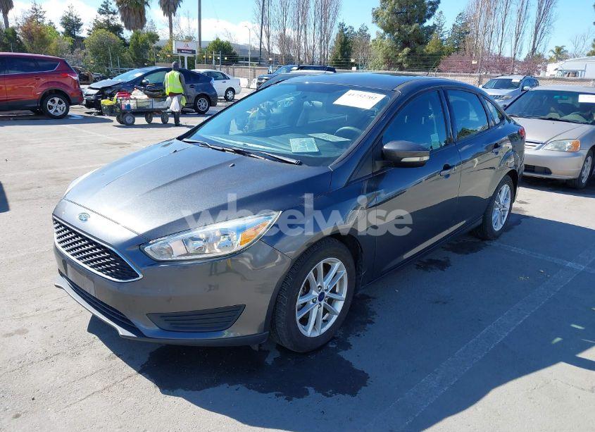 Photo 6 of 2017 Ford Focus SE (VIN 1FADP3FE1HL237582)