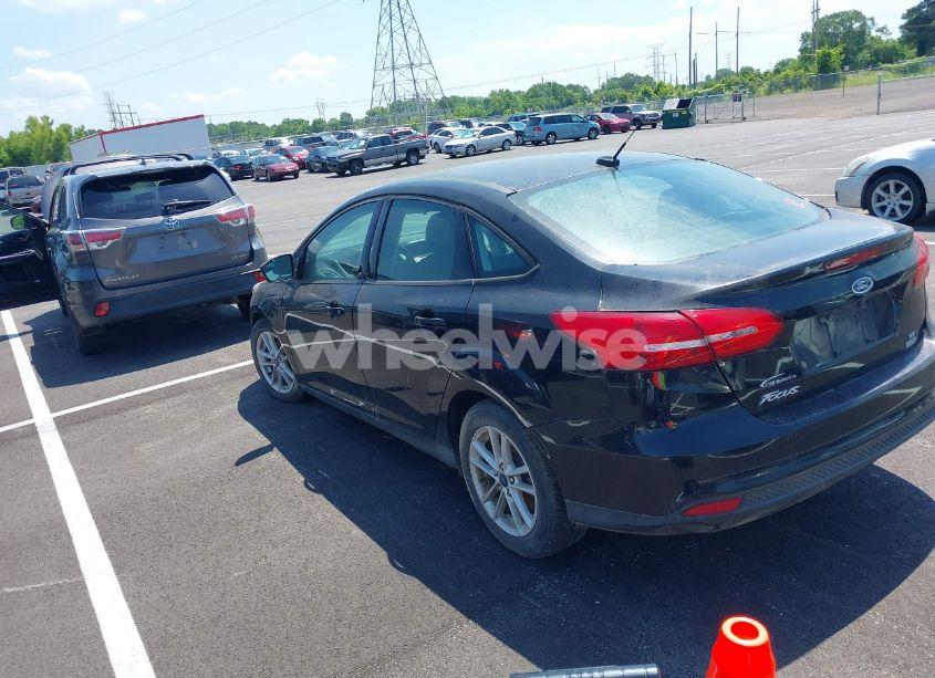 Photo 3 of 2017 Ford Focus SE (VIN 1FADP3FE1HL269626)
