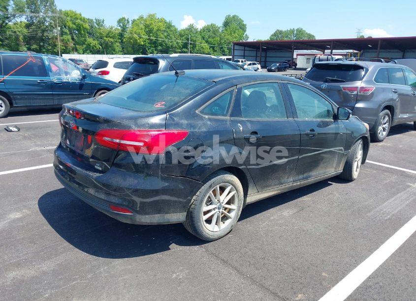 Photo 4 of 2017 Ford Focus SE (VIN 1FADP3FE1HL269626)